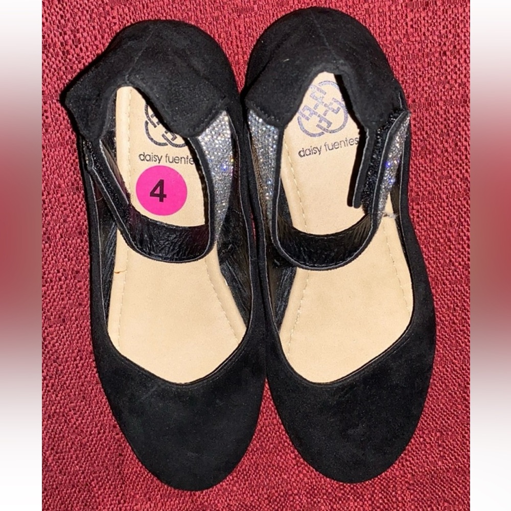 Daisy Fuentes Dress Shoes